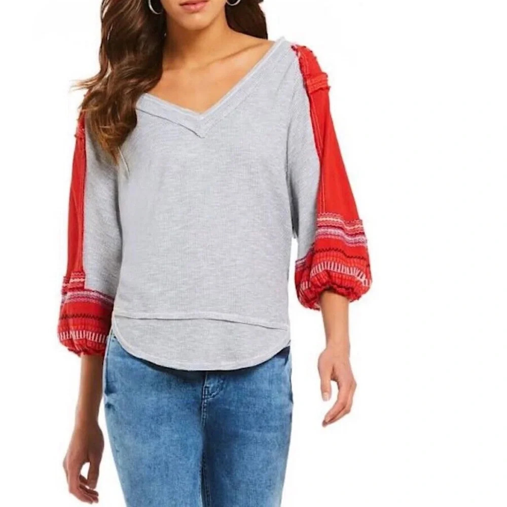 Free People We The Free Waffle Knit Bubble Tee Gray and Red Boho Size Small